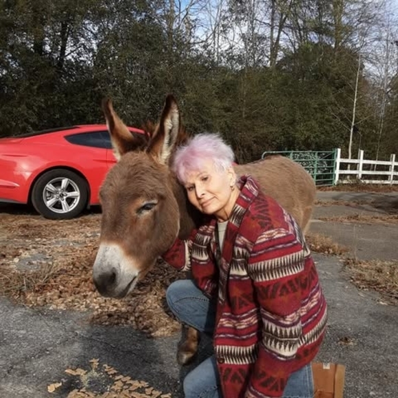 Meet your Posher, Lynda - Picture 1 of 1